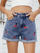 Jeansshorts mit bestickten Kirschen