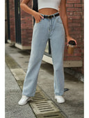Jeans mit mittlerem Bund, hellem Waschung und Schmetterlings-Print