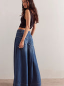 Weite Jeans mit plissiertem Bund und Bindeband
