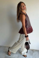 Top halter de cabedal cor de vinho com franjas