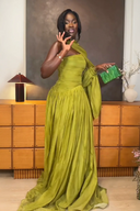 One-Shoulder-Maxikleid mit Drapierung und Falten