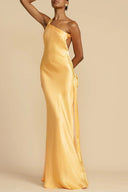 Silhouette Grace – Bodycon One-Shoulder Dress