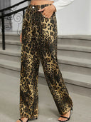 Herbstliche Straight-Leg Jeans mit Leopardenmuster