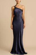 Silhouette Grace – Bodycon One-Shoulder Dress