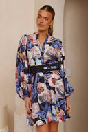 Lässiges Wickelkleid mit Gürtel