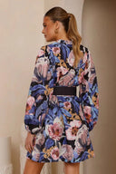 Lässiges Wickelkleid mit Gürtel