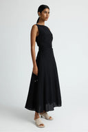 Rochie maxi neagră minimalistă fără mâneci