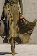 Ensemble haut col roulé stretch vert olive et jupe longue en suédine synthétique