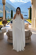 Weißes bodenlanges Maxikleid mit V-Ausschnitt, Cape-Ärmeln und geraffter Taille