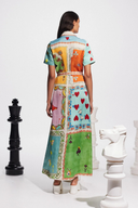 Vivienne Maxikleid mit kurzen Ärmeln und Poker-Print
