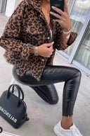Kort denimjakke med leopardprint