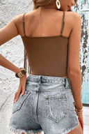 Fræk crop top med kvastestropper