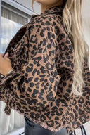 Kort denimjack met luipaardprint