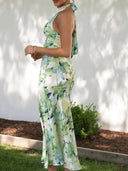 Vestito midi in raso stampato Gill con scollo halter e schiena scoperta