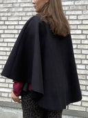Comfortabele wollen mantelcape